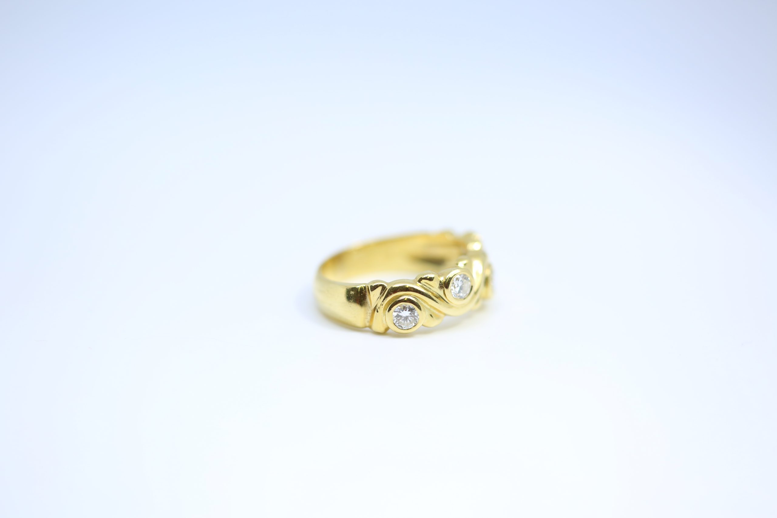 Alianza oro 18 kilates con diamantes - Imagen 2