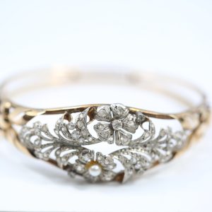 Pulsera pedida oro 18 kilates con perla, vistas de platino.